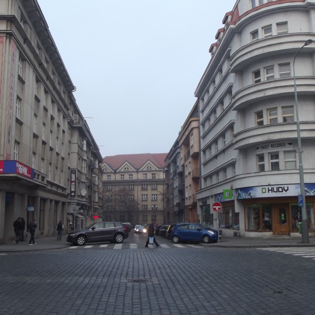 Praha, Na Hutích 8