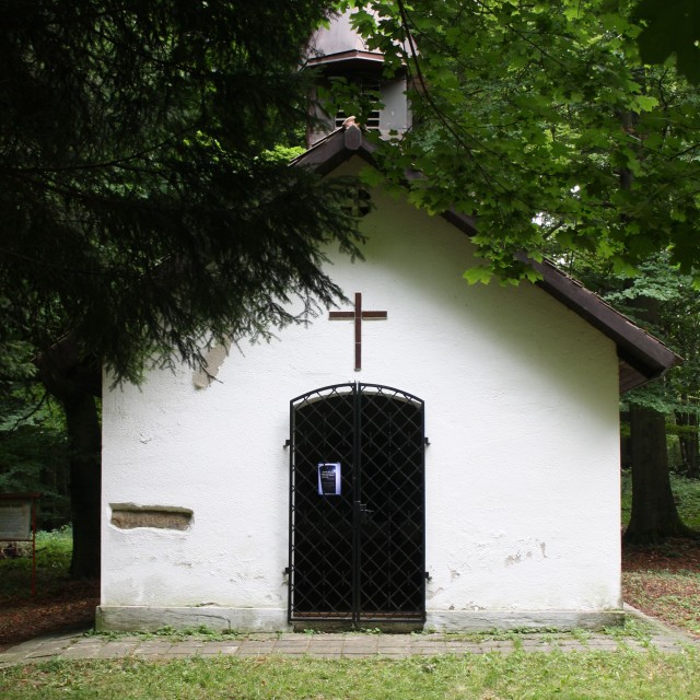 Medvědí kaple (The Bear Chapel)