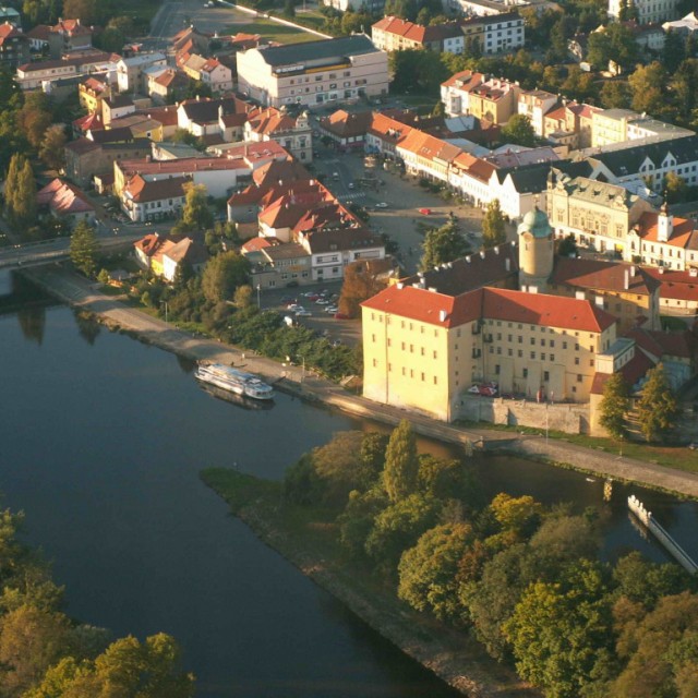 Poděbrady, Gymnázium Jiřího z Poděbrad (a grammar school)