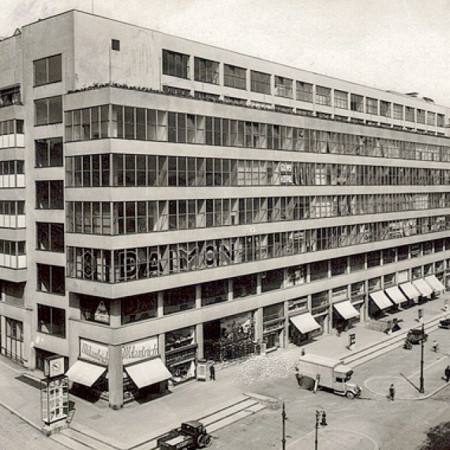 Praha 7, Veletržní palác a okolí