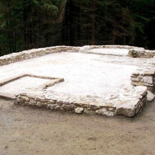 Srní, Hauswald Chapel