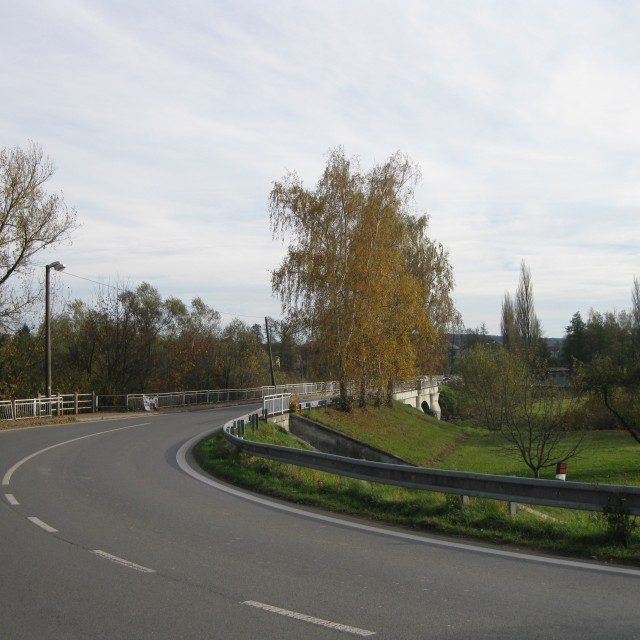 Nezvěstice, demarcation line