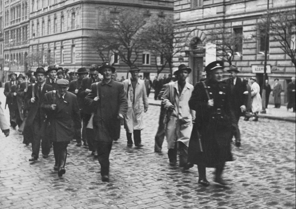 Антифашистские восстания. Антифашистское восстание в Праге. Восстание в Праге 1945. Восстание в Праге 1945 РОА. Чешское восстание 1945.